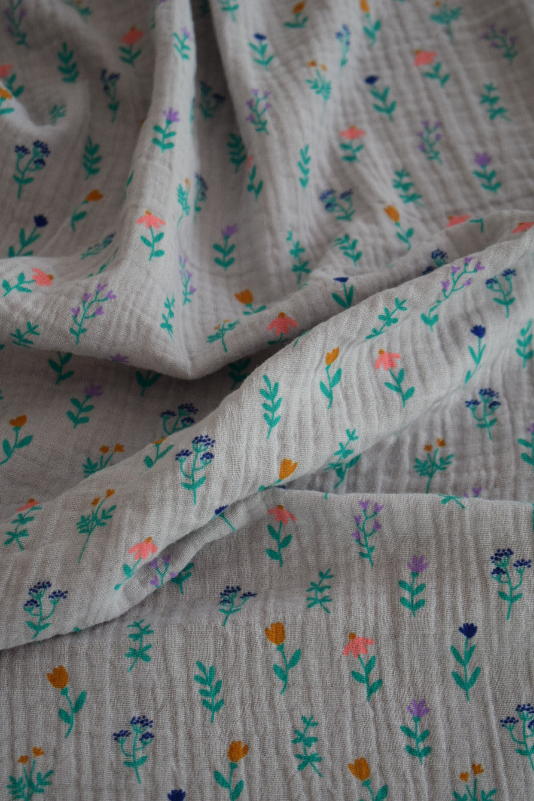 Tischdecke ROSALIE Musselin Blümchen