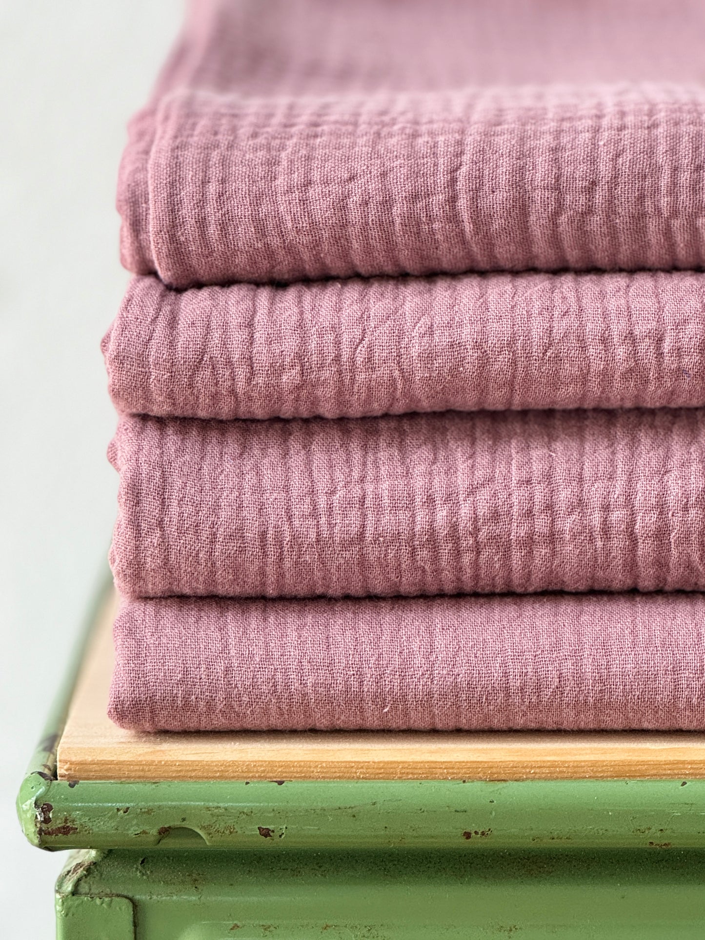 Kein Basic. Ein Statement. Musselinschal in Bio | rosa