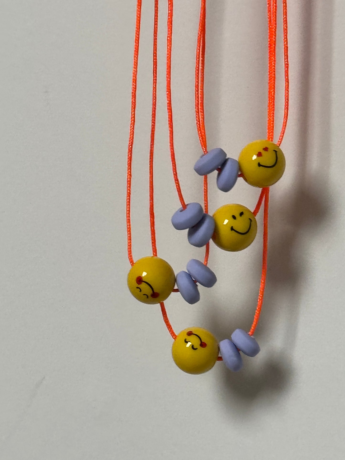 Statement-Kette mit Smiley – gute Laune zum Umhängen