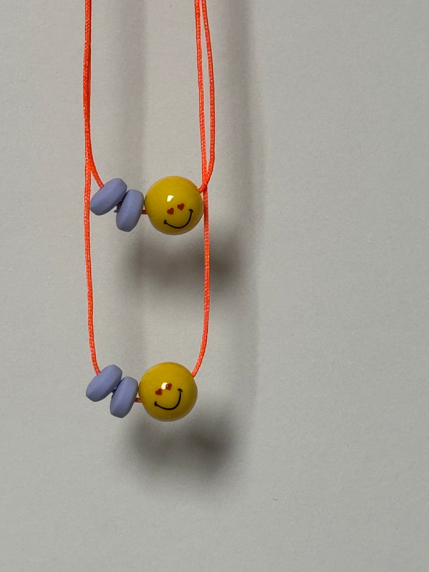 Statement-Kette mit Smiley – gute Laune zum Umhängen