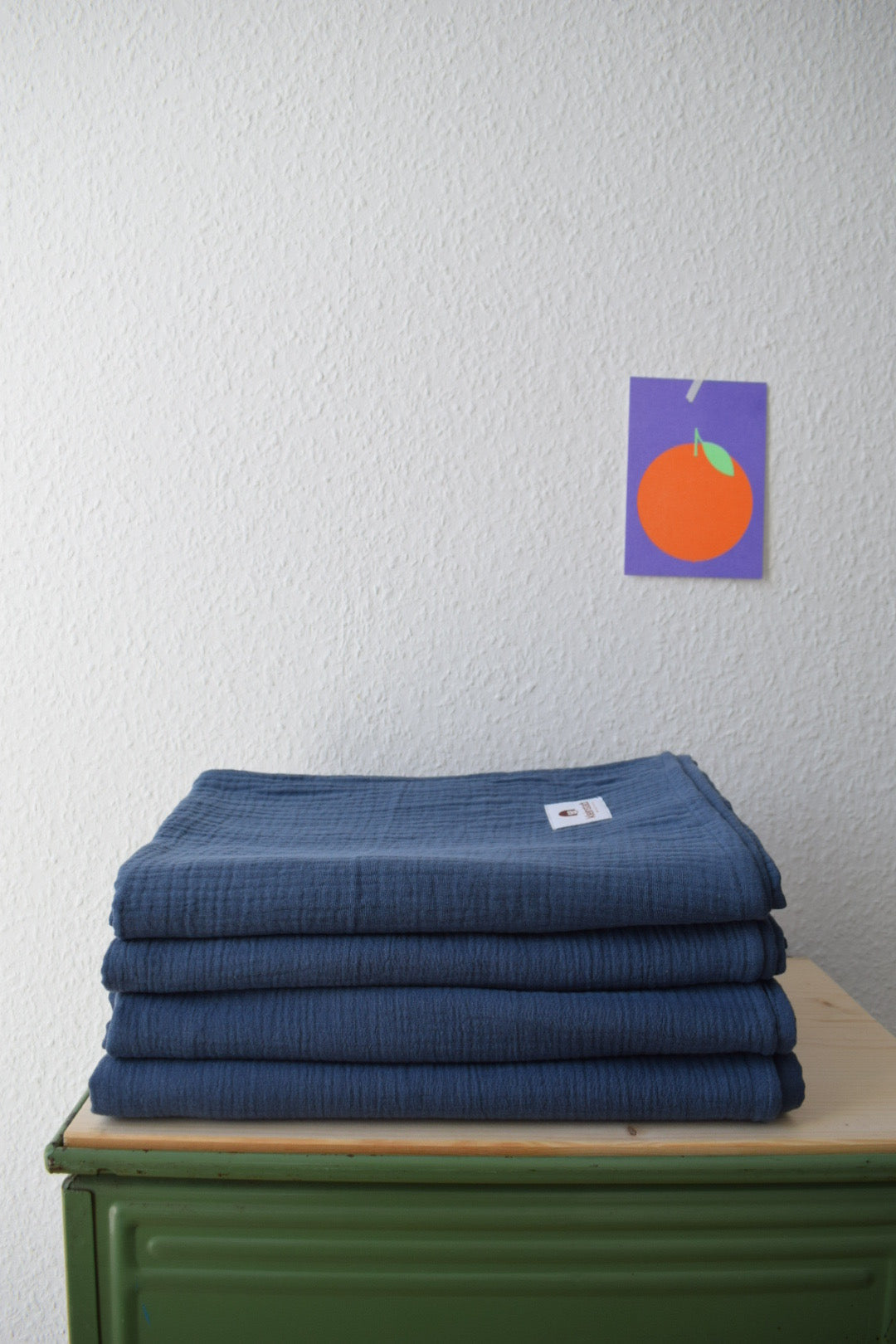 Kein Basic. Ein Statement. Musselinschal in Bio | jeansblau