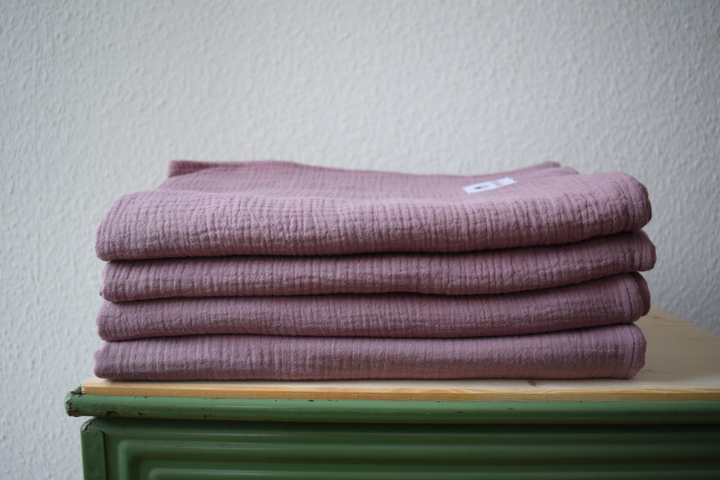 Kein Basic. Ein Statement. Musselinschal in Bio | mauve