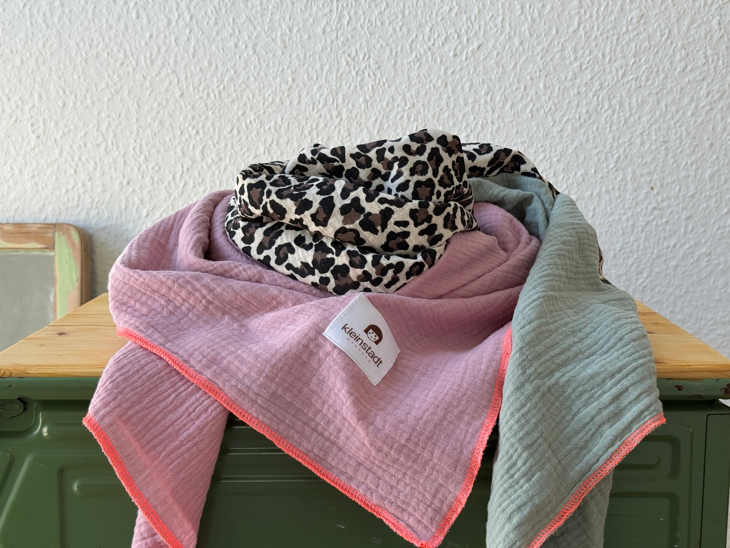 Mix*It | 3 Farben, 1 Schal, maximaler Style - leo, salbei, rosa