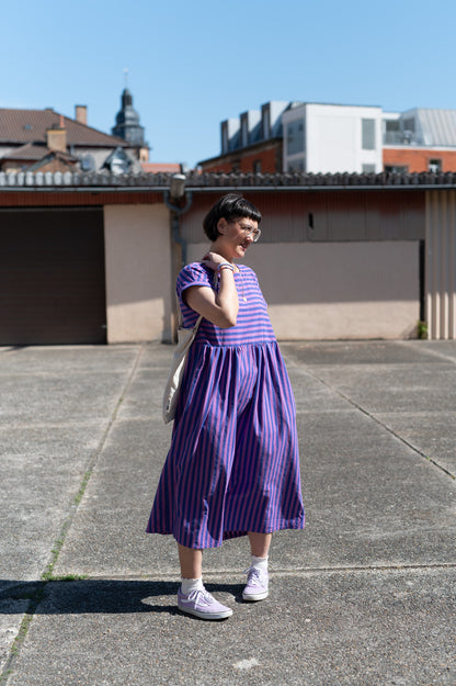 Oversize Streifenkleid | Einfach anziehen. Gut aussehen.