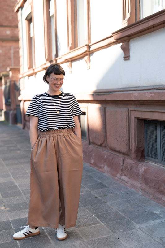 Die Jeden-Tag-Hose 🖤 weite Sommerhose im Marlene-Stil | TENCEL™ Taupe