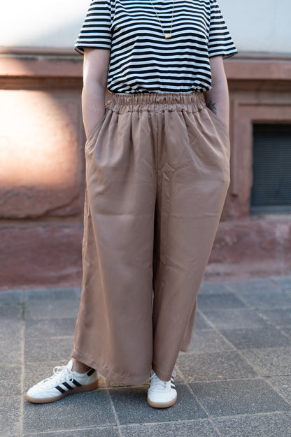 Die Jeden-Tag-Hose 🖤 weite Sommerhose im Marlene-Stil | TENCEL™ Taupe