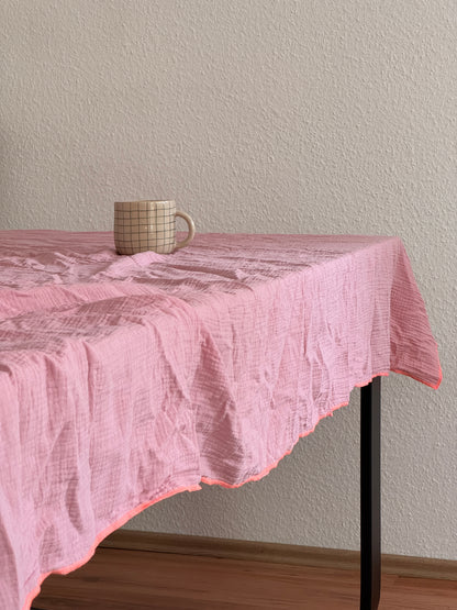 Tischdecke Rosa | Bio-Musselin | bügelfrei & mit neonorangener Naht