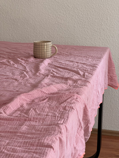 Tischdecke Rosa | Bio-Musselin | bügelfrei & mit neonorangener Naht