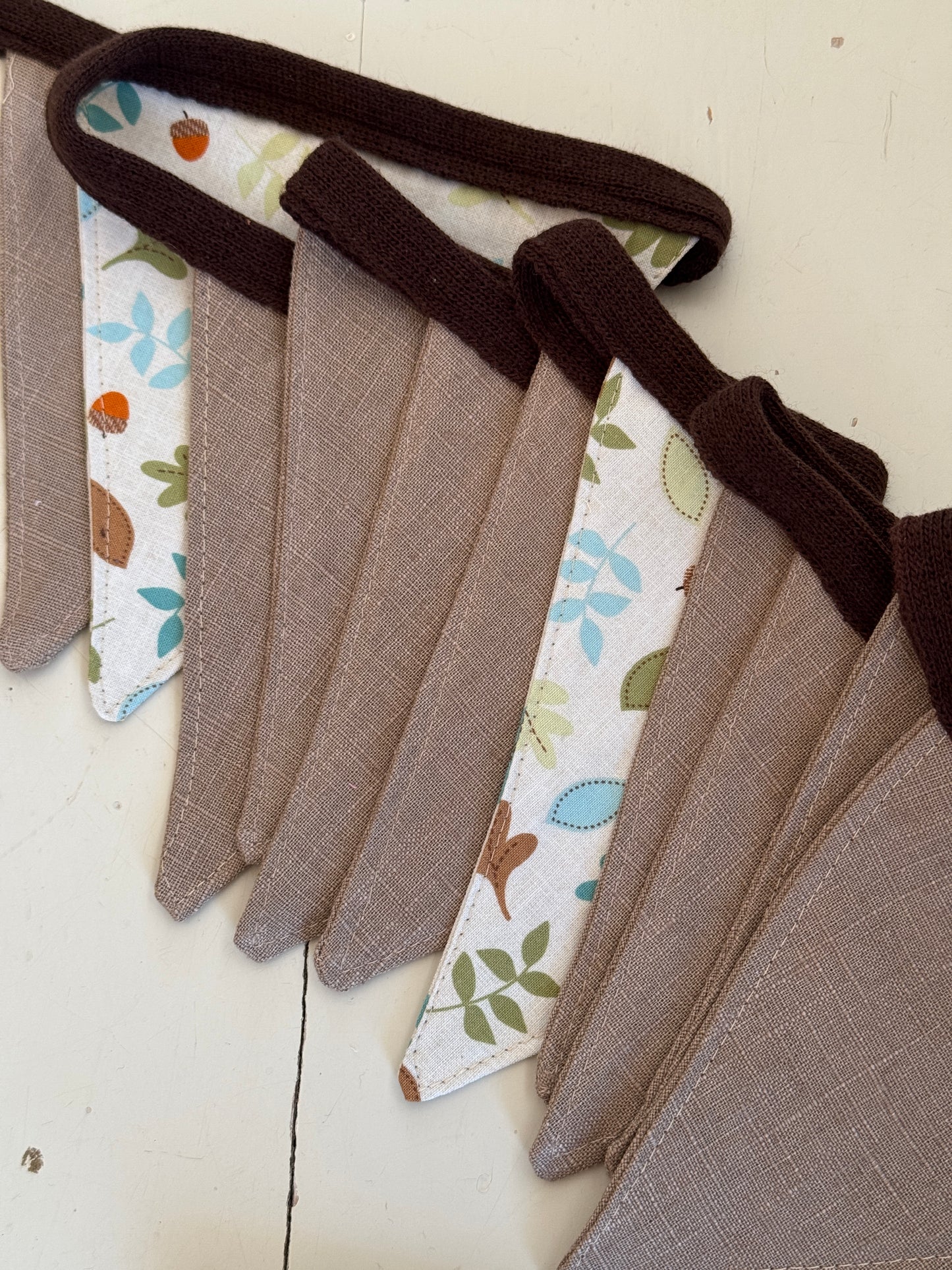 Wimpelkette | handmade Leinen Einzelstück in Taupe mit Eichelprint