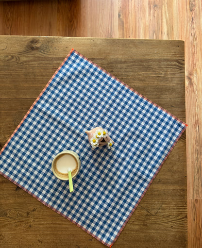 Mitteldeckchen kariert mit Neonkante | klein, cool & ganz ohne Bügeln