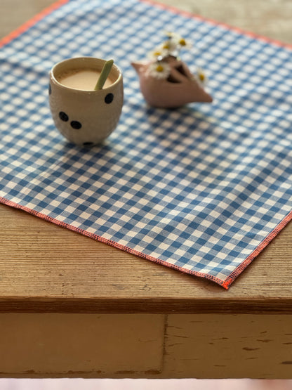 Mitteldeckchen kariert mit Neonkante | klein, cool & ganz ohne Bügeln