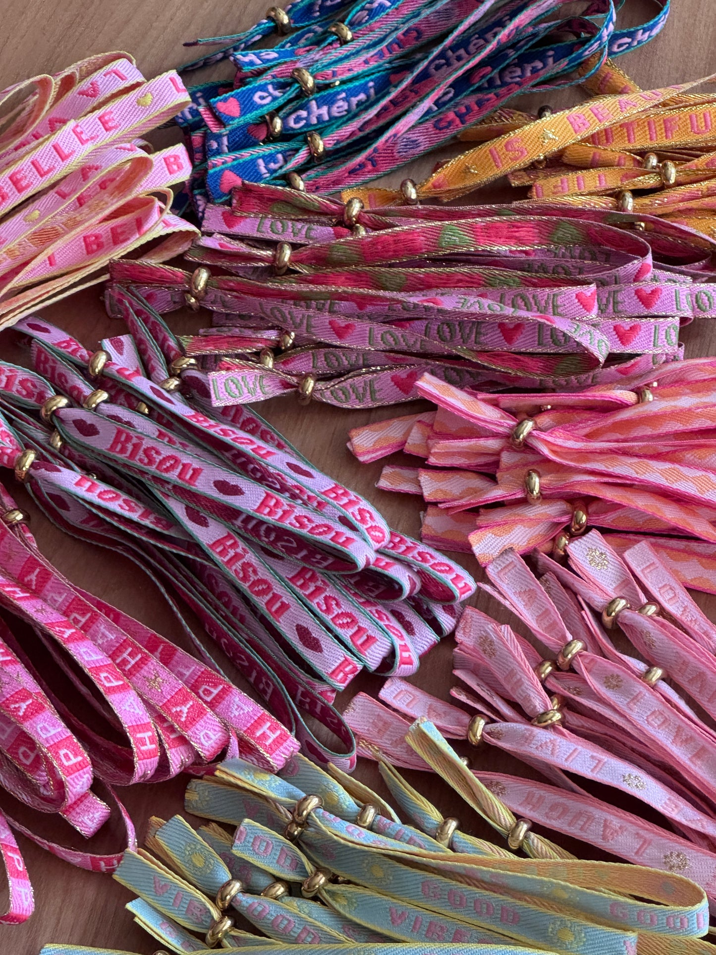 Lieblingsbänder | Handgemachte Stoffarmbänder & Festivalbänder