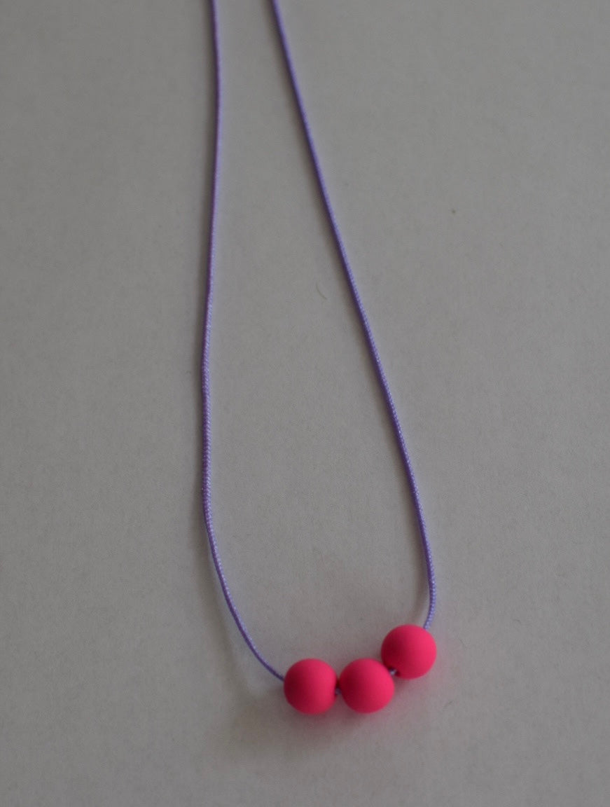 Lieblingskette | Neonperlen & Makrameeband