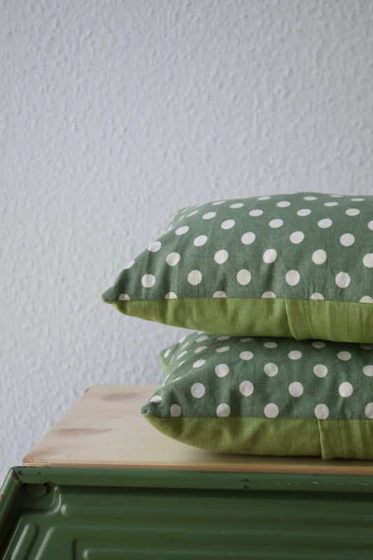 Snuggle TO GO Kissen – 20×40 cm mit Pünktchen & Leinen | Handmade Travel Pillow