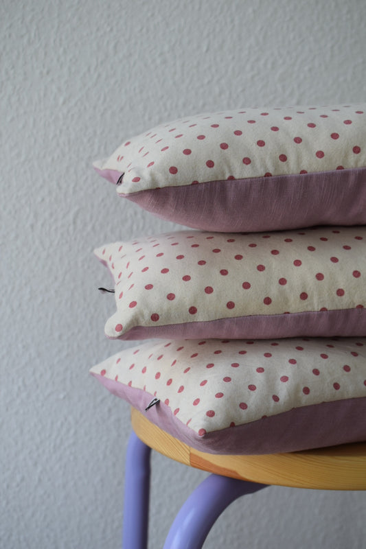 Snuggle TO GO Kissen – 20×40 cm mit Pünktchen & Leinen | Handmade Travel Pillow