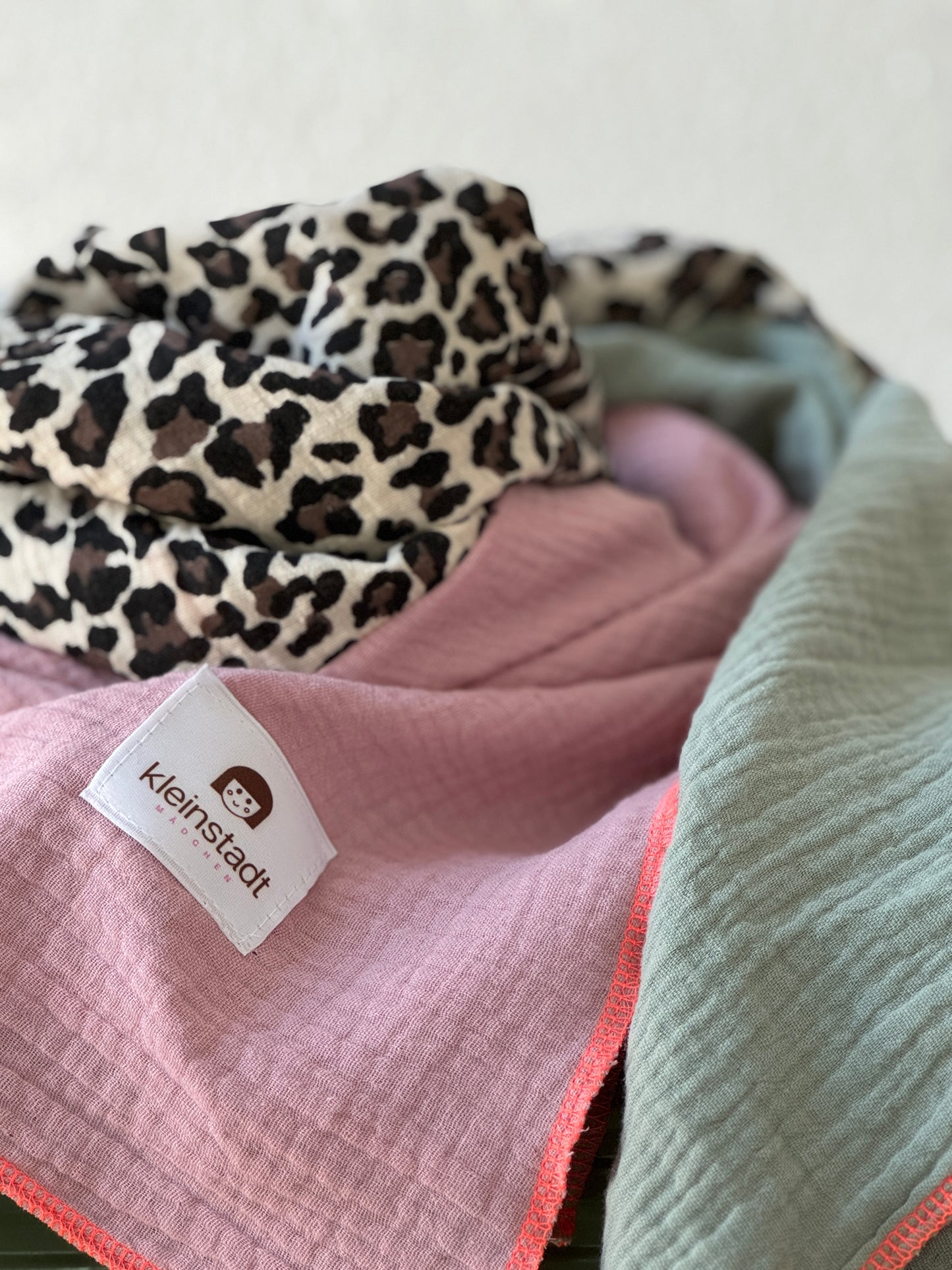 Mix*It | 3 Farben, 1 Schal, maximaler Style - leo, salbei, rosa